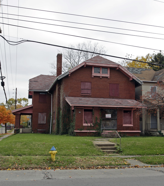 736 N Broadway St in Dayton, OH - Building Photo - Building Photo