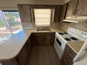 2374 S Sandburg Pt, Unit A in Homosassa Springs, FL - Foto de edificio - Building Photo