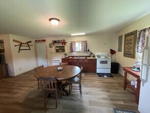 1362 Hillsboro Rd in Lyons, GA - Building Photo - Building Photo