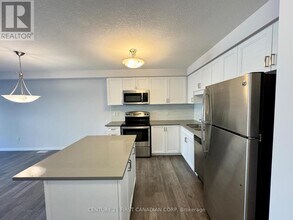 3186 Singleton Ave in London, ON - Building Photo - Building Photo