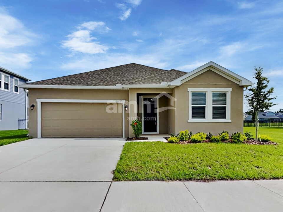 33893 Thyme Dr in Zephyrhills, FL - Building Photo