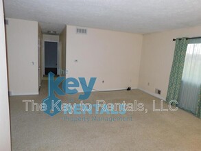 447 Eastbrooke Ln in Rochester, NY - Building Photo - Building Photo