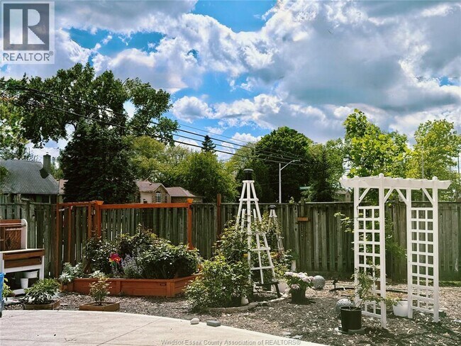3795 Askin Ave in Windsor, ON - Building Photo - Building Photo