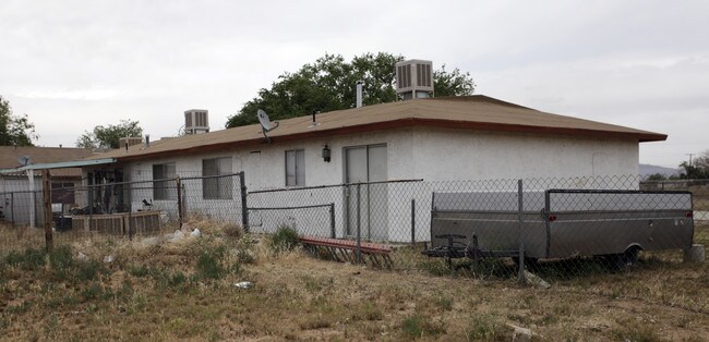 11620 Sage Ave in Adelanto, CA - Foto de edificio - Building Photo