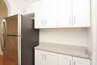 2359 N Drake Ave in Chicago, IL - Building Photo - Building Photo