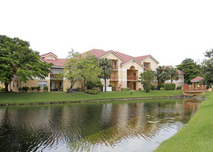 South Palm Place Condominium Homes in Tamarac, FL - Building Photo - Building Photo