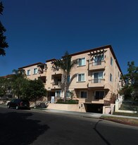 1444 S Point View St Apartments