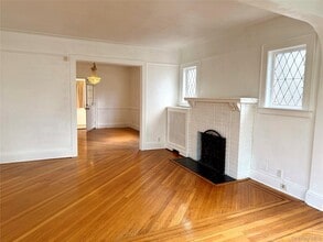 4623 Arcadia Ln in Great Neck, NY - Building Photo - Building Photo