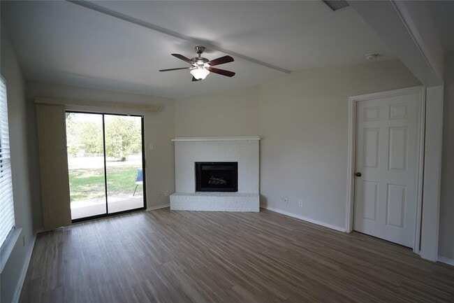 12706 Old San Antonio Rd in Manchaca, TX - Building Photo - Building Photo