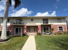 2017 S Seacrest Blvd in Boynton Beach, FL - Building Photo