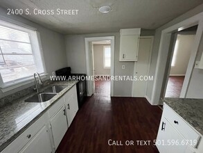 2400 S Cross St in Little Rock, AR - Building Photo - Building Photo