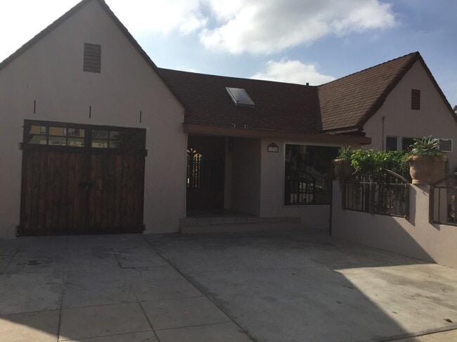 1336 S Mansfield Ave in Los Angeles, CA - Building Photo - Building Photo
