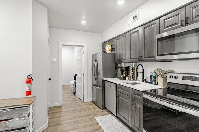 324-326-326 Darby Rd in Havertown, PA - Building Photo - Building Photo