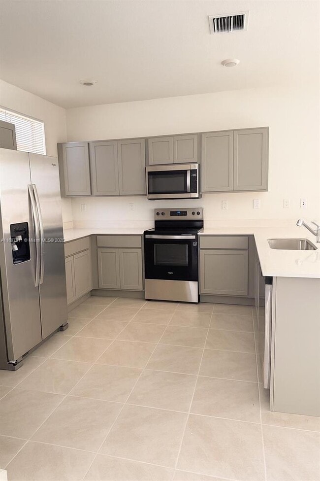 1509 NE 3rd Ave in Florida City, FL - Building Photo - Building Photo
