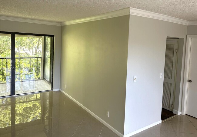 1020 Homewood Blvd in Delray Beach, FL - Building Photo - Building Photo