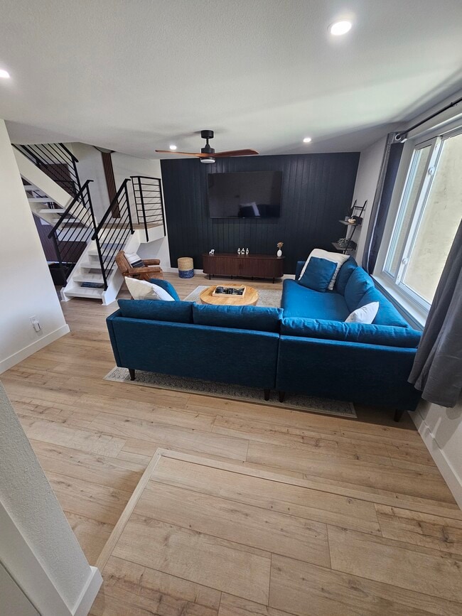 266 E Via Escuela, Unit D in Palm Springs, CA - Building Photo - Building Photo