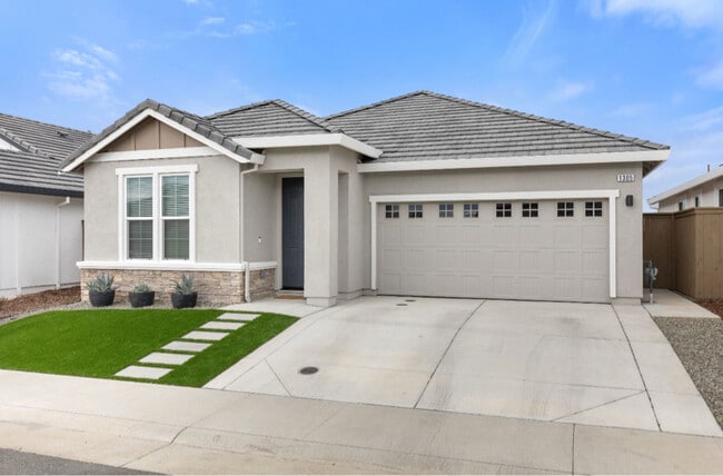 1305 Swallowtail Dr in Roseville, CA - Building Photo - Building Photo