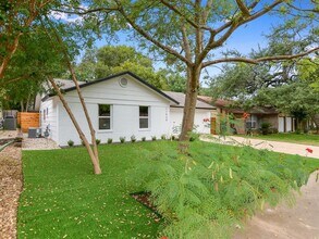 11620 Fast Horse Dr in Austin, TX - Building Photo - Building Photo