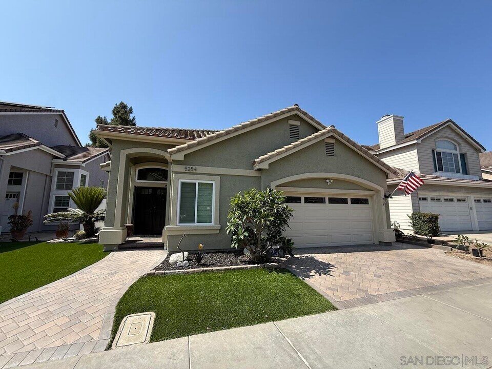 5254 Caminito Exquisito in San Diego, CA - Building Photo