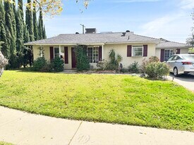 17400 Leadwell St in Van Nuys, CA - Building Photo