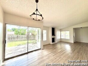 8417 7th St in Converse, TX - Foto de edificio - Building Photo