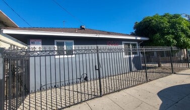 10522 S Inglewood Ave in Inglewood, CA - Building Photo - Building Photo