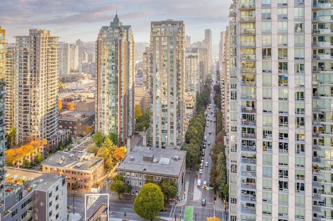 The Savoy in Vancouver, BC - Building Photo