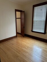 4937 W Grace St, Unit 2 Fl in Chicago, IL - Building Photo - Building Photo