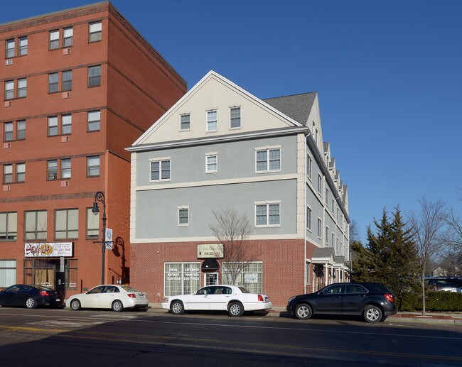 32 Park St in Attleboro, MA - Building Photo - Building Photo