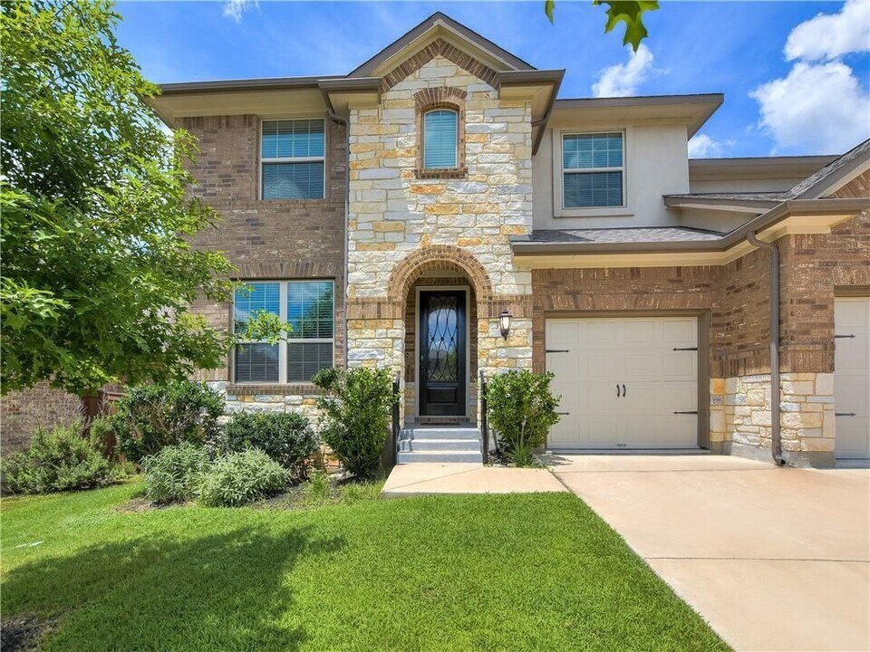 137 Nantucket Cir in Austin, TX - Foto de edificio