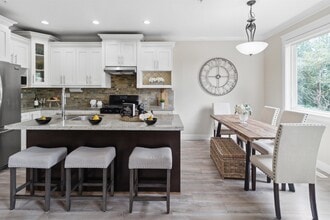 24220-2103A 103A Ave in Maple Ridge, BC - Building Photo - Building Photo