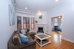 270 Beacon St, Unit 32 in Boston, MA - Building Photo