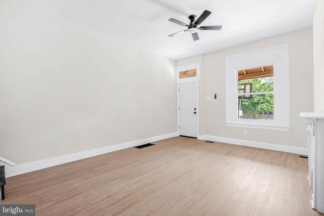 4288 Viola St in Philadelphia, PA - Building Photo - Building Photo