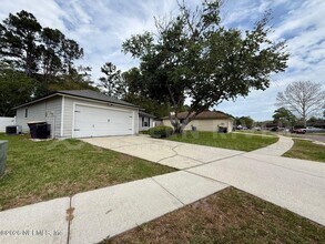 7541 Allspice Cir N in Jacksonville, FL - Building Photo - Building Photo