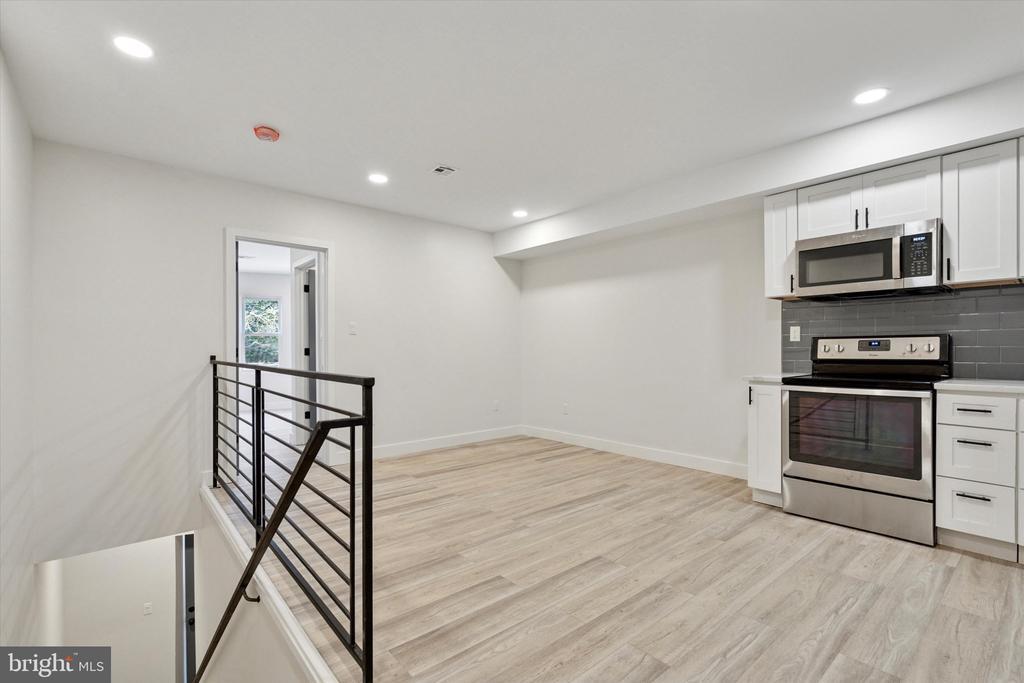 944 W Lycoming St in Philadelphia, PA - Building Photo