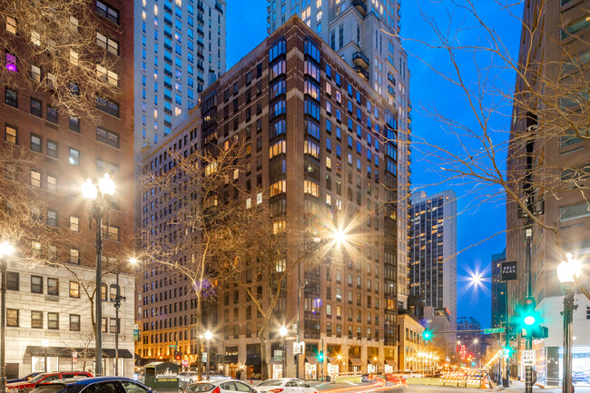 900 North Rush in Chicago, IL - Foto de edificio - Building Photo