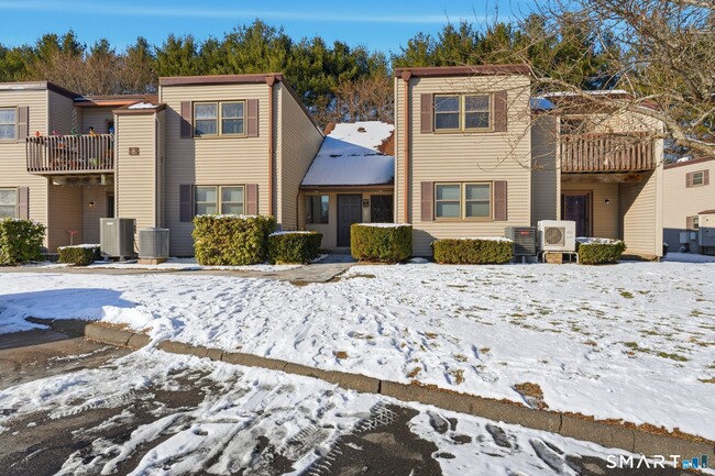 808 Twin Circle Dr in South Windsor, CT - Building Photo - Building Photo