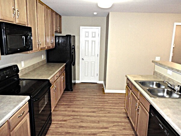 836 Willow Bay Dr in Fuquay Varina, NC - Building Photo - Building Photo