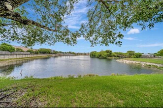 3100 NW 46th St, Unit 202 in Oakland Park, FL - Foto de edificio - Building Photo