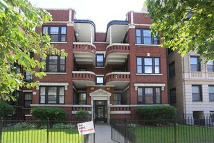 441 W Melrose St in Chicago, IL - Building Photo