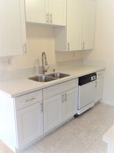 372 W Doran St in Glendale, CA - Building Photo - Building Photo