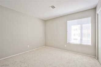 1070 Canoga Peak Ave in Las Vegas, NV - Building Photo - Building Photo