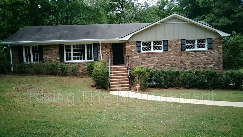 909 Skyview Ln in Birmingham, AL - Building Photo