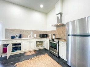 2420 Martin Luther King Jr Blvd in New Orleans, LA - Building Photo - Building Photo