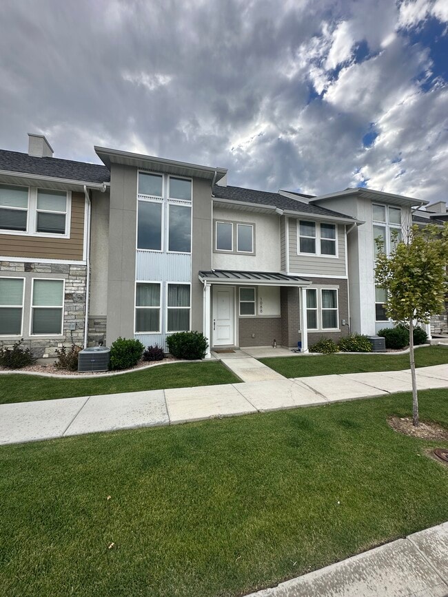 property at 1088 S High Ridge Rd