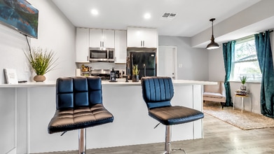 1322 Meadow Knoll Dr in San Antonio, TX - Building Photo - Building Photo