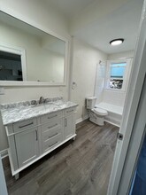 Flint 301 S Kenmore LLC in Los Angeles, CA - Building Photo - Interior Photo