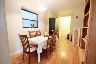 644 Beacon St, Unit 301 in Boston, MA - Foto de edificio - Building Photo