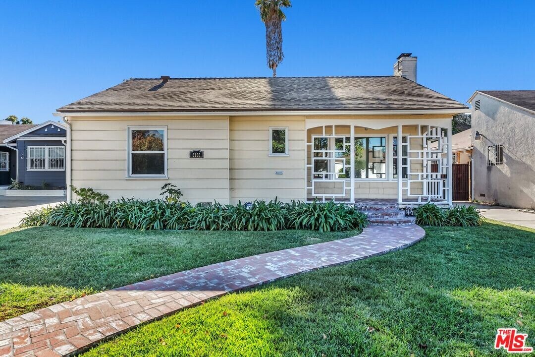 5766 Bowesfield St in Los Angeles, CA - Building Photo