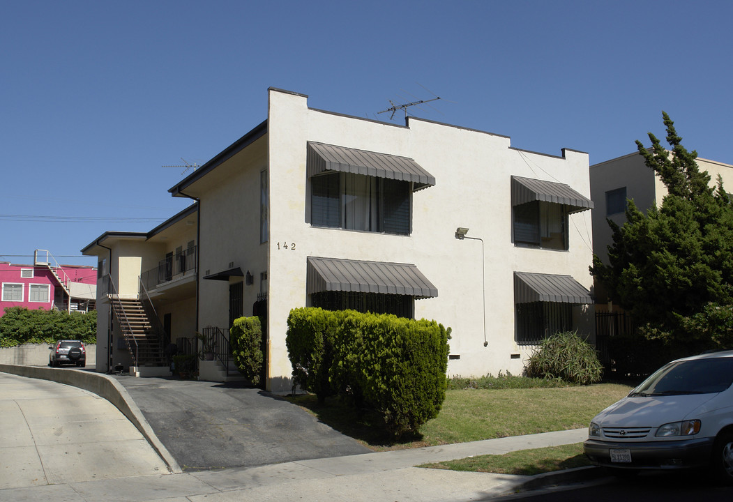 142 S St Andrews Pl in Los Angeles, CA - Building Photo